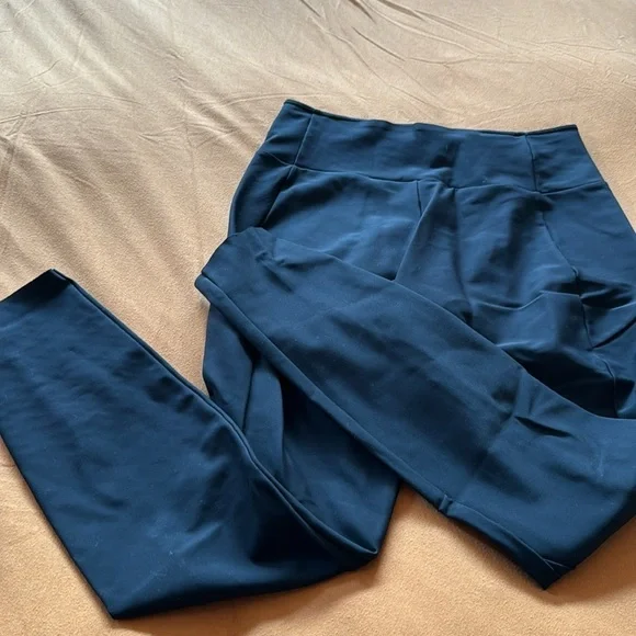 Athleta Stellar City Tight Black Leggings Size 8 - Picture 6 of 7